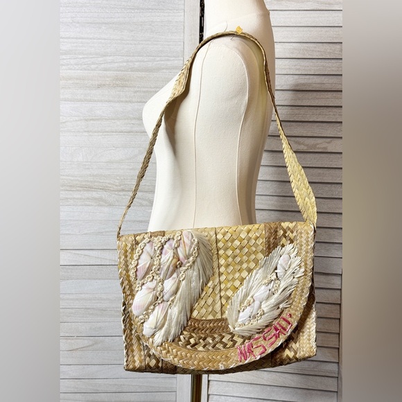 Vintage Woven Straw Shoulder Bag Feather Accents Excellent Condition Coastal main image 3